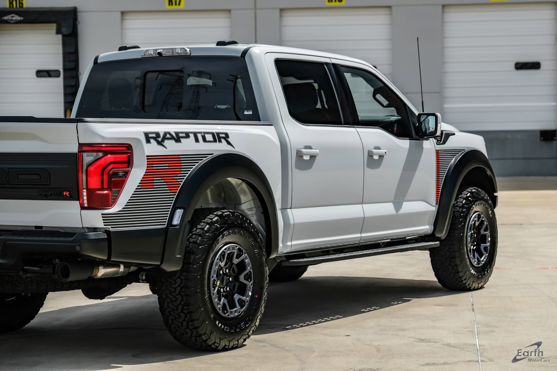 Used 2026 Ford F150 Raptor AWD/4WD image 19