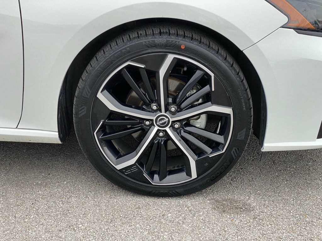 Used 2024 Nissan Altima 2.5 SR image 31