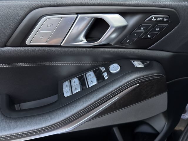 Used 2022 BMW X7 M50i AWD/4WD image 23