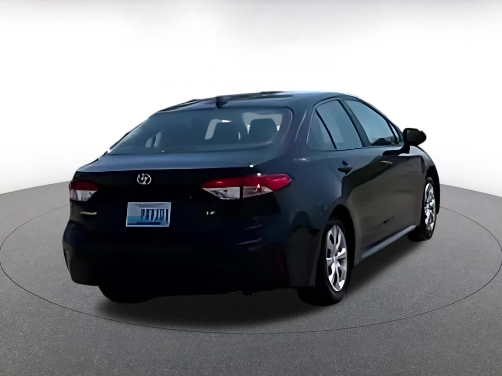 Used 2025 Toyota Corolla LE FWD image 8