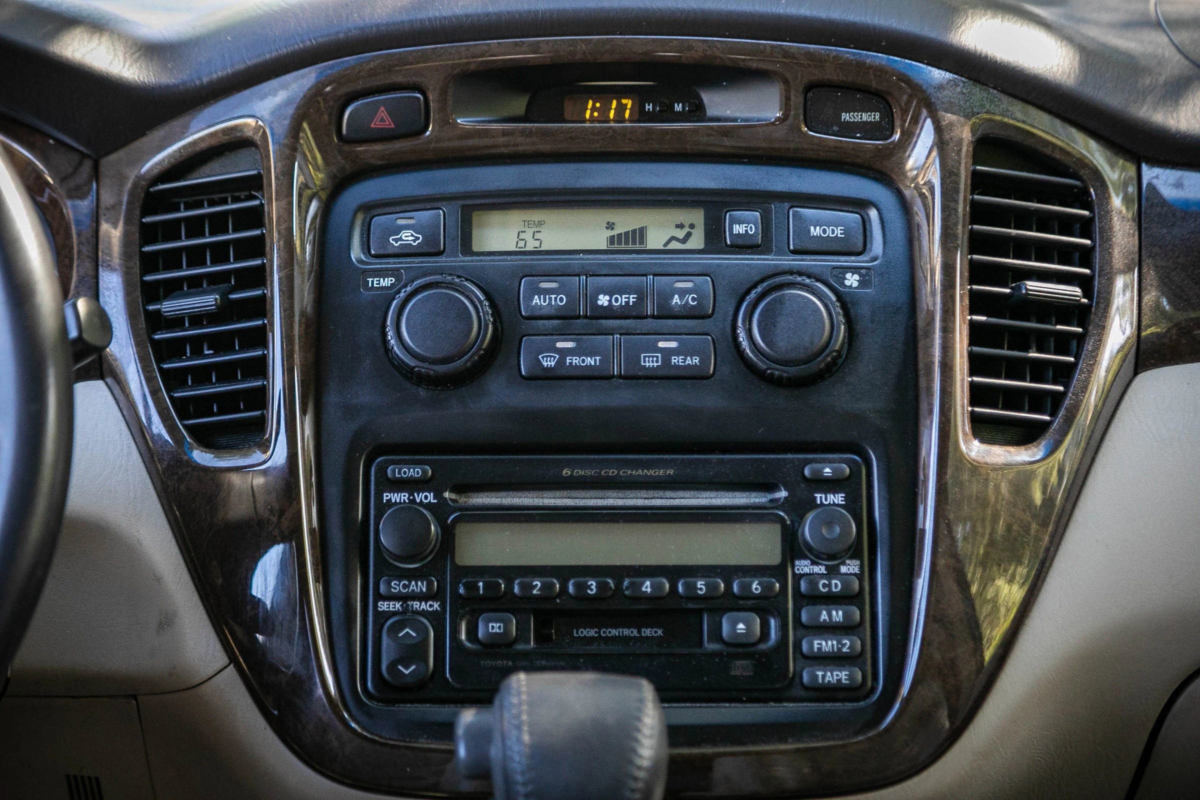 Used 2002 Toyota Highlander Limited FWD image 16