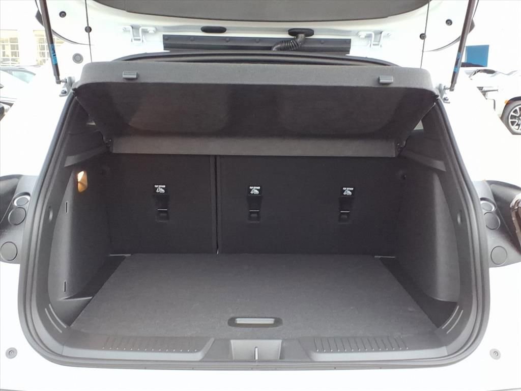 New 2026 Chevrolet Trax RS w/ Sunroof Package image 8