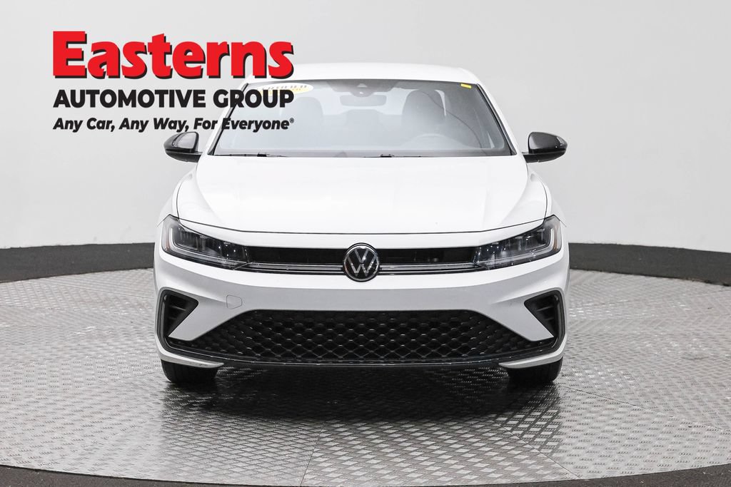 Used 2025 Volkswagen Jetta Sport FWD image 2