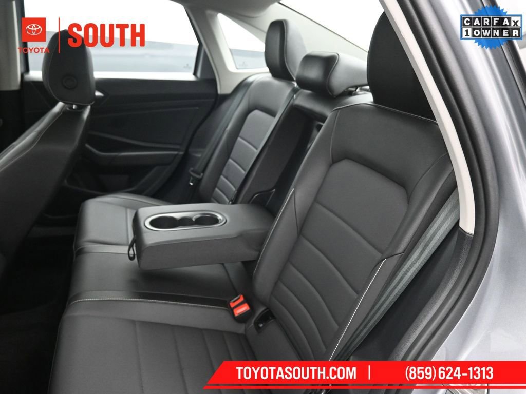 Used 2024 Volkswagen Jetta SE image 26