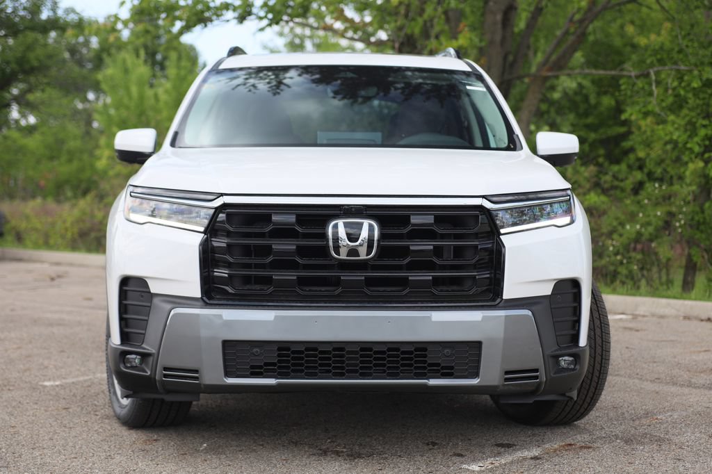 New 2026 Honda Pilot Touring image 2