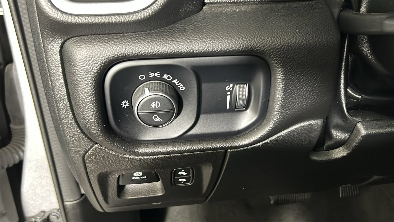 Used 2022 RAM 1500 Big Horn AWD/4WD image 23