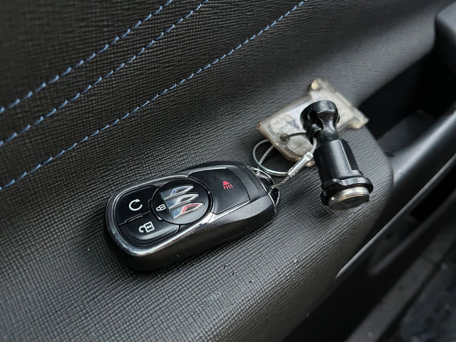 Used 2025 Buick Envista Sport Touring image 21