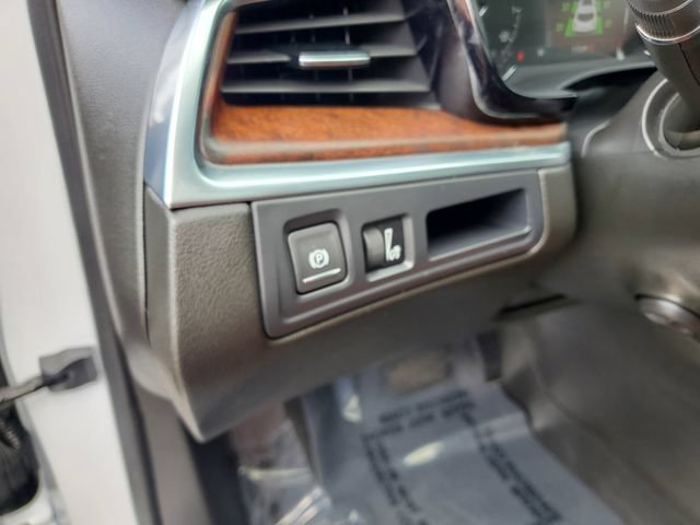 Used 2024 Cadillac XT5 Premium Luxury w/ LPO, Floor Liner Package FWD image 13
