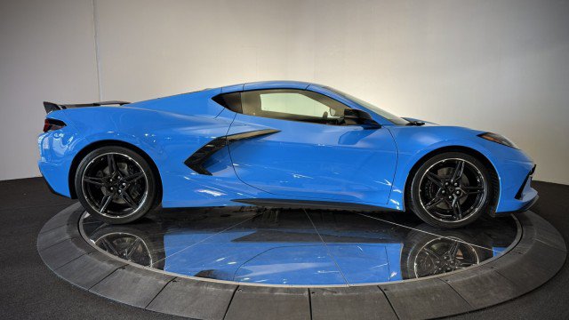 Used 2024 Chevrolet Corvette Stingray Premium Cpe w/ Z51 Performance Package RWD image 31