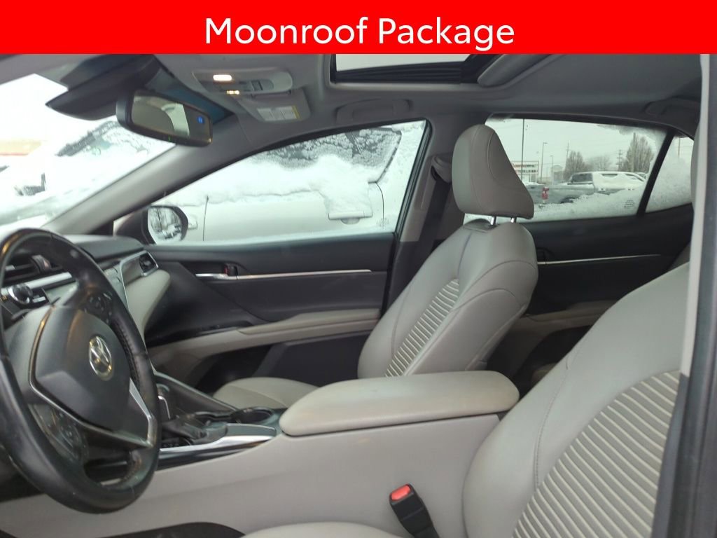 Used 2018 Toyota Camry SE w/ Moonroof Package image 6