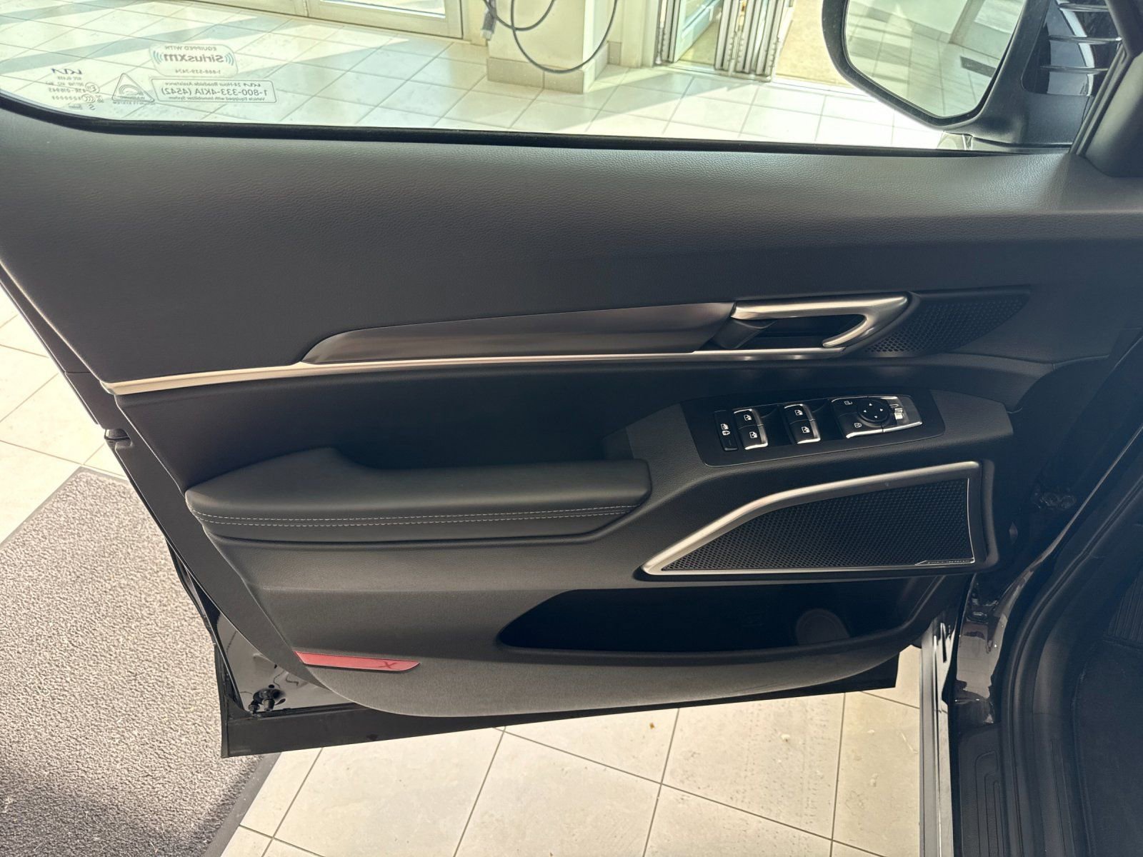 Used 2024 Kia Telluride S w/ S Sunroof Package FWD image 11