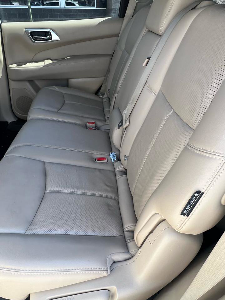 Used 2019 Nissan Pathfinder Platinum image 10