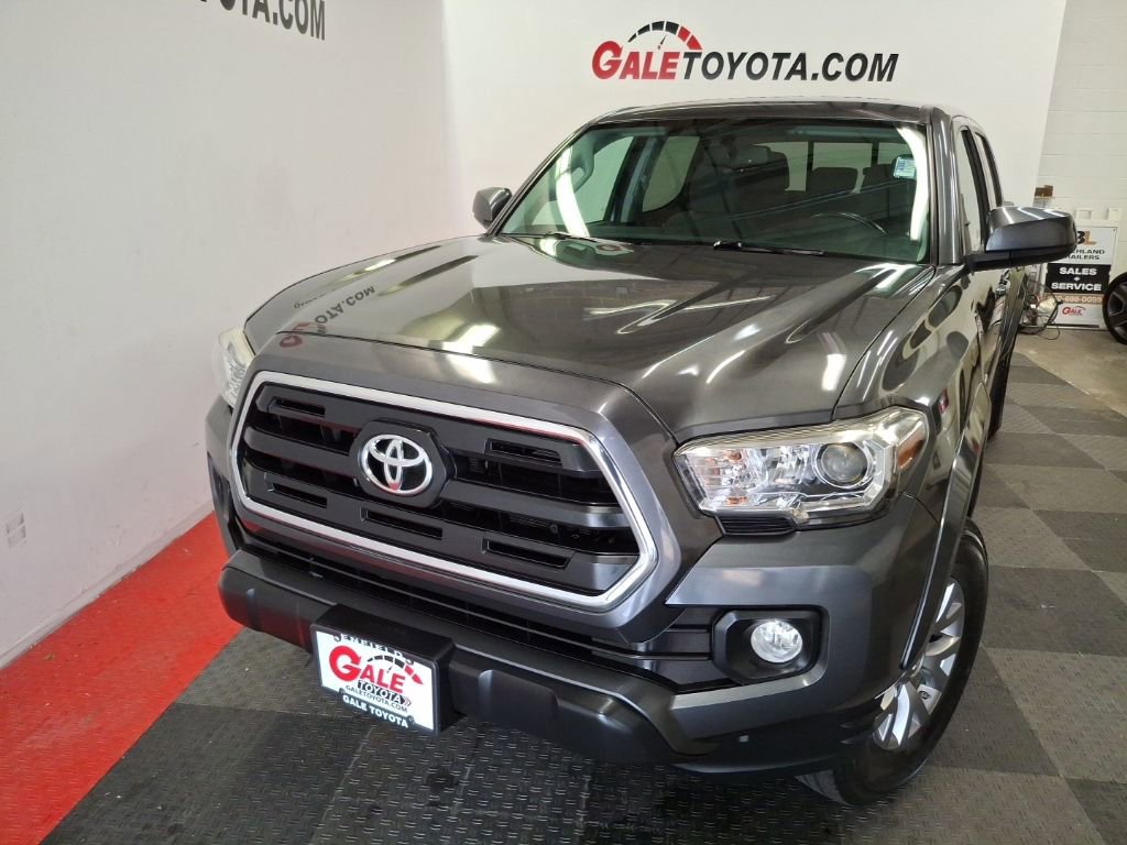 Used 2017 Toyota Tacoma SR5 w/ Tow Package image 2