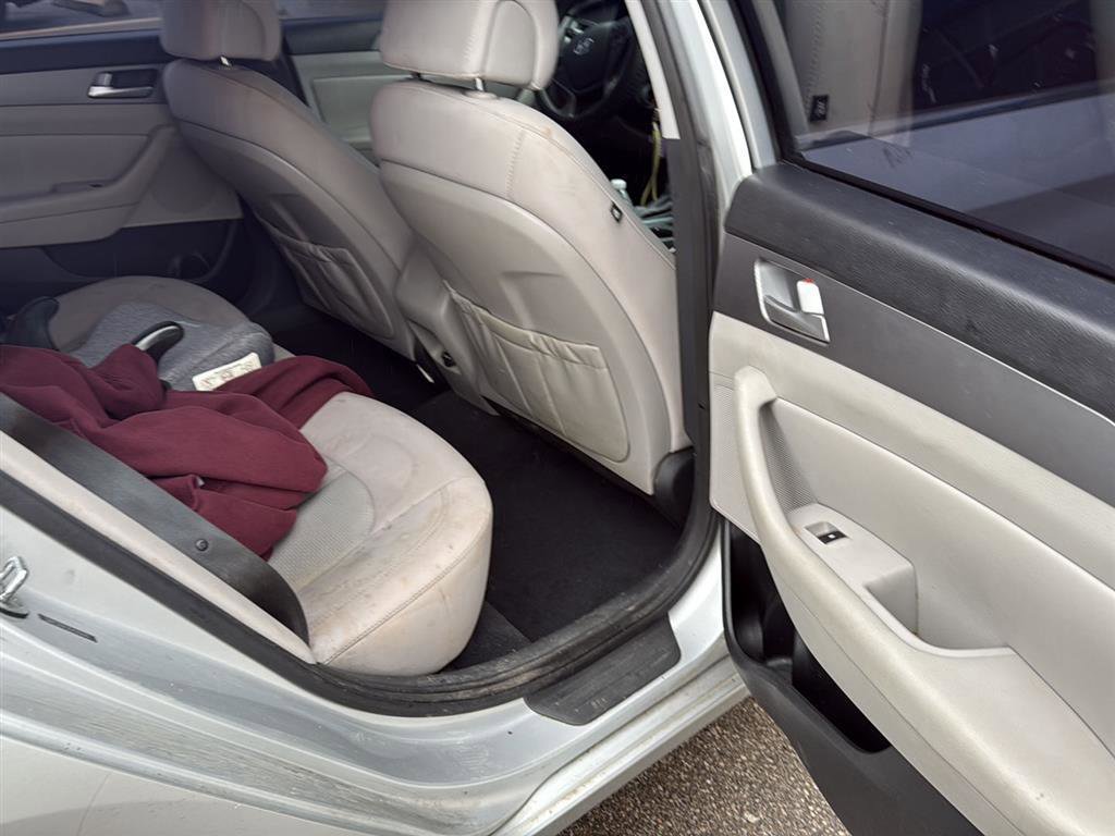 Used 2015 Hyundai Sonata SE w/ Option Group 09 image 9