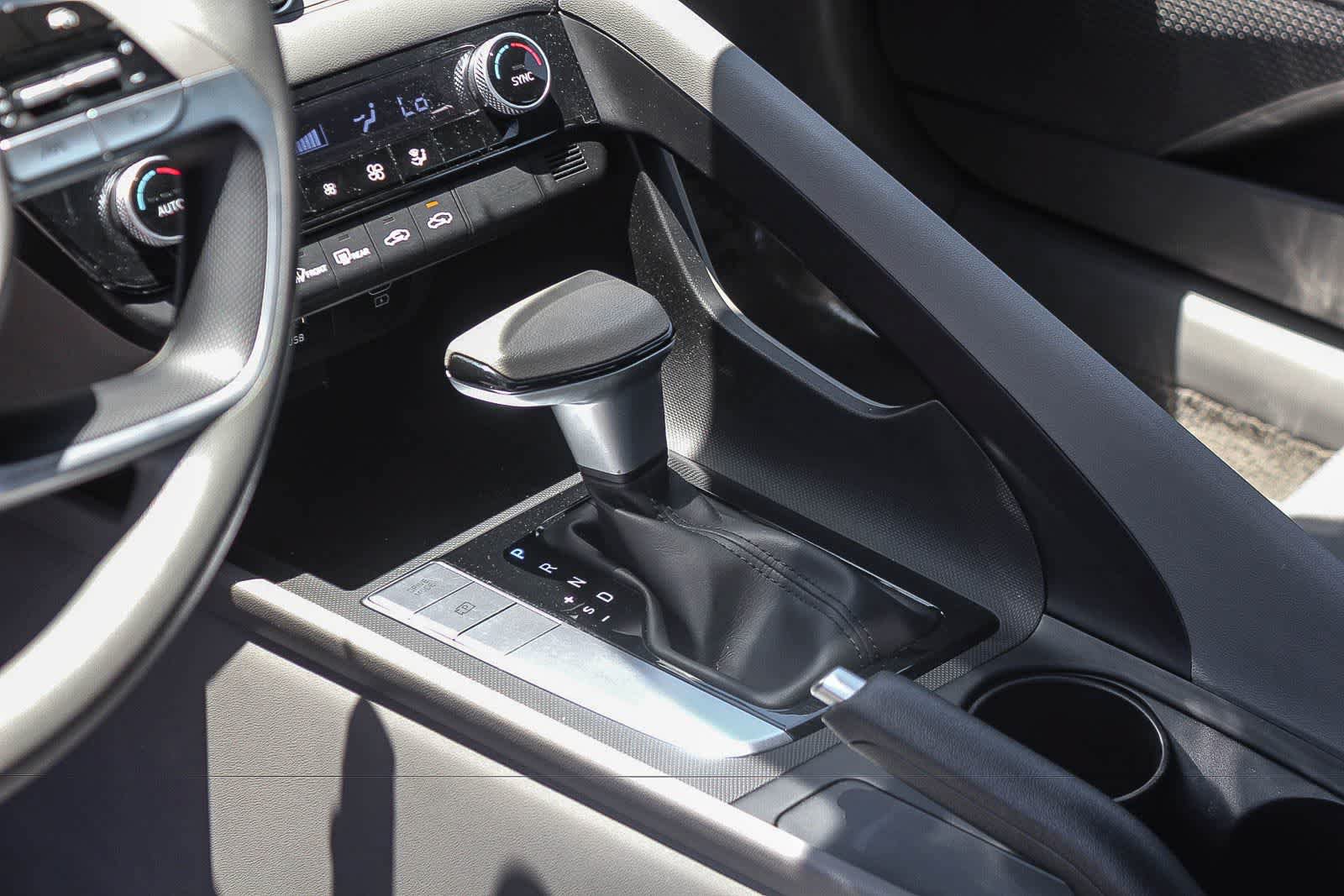 Certified 2024 Hyundai Elantra SEL FWD image 24