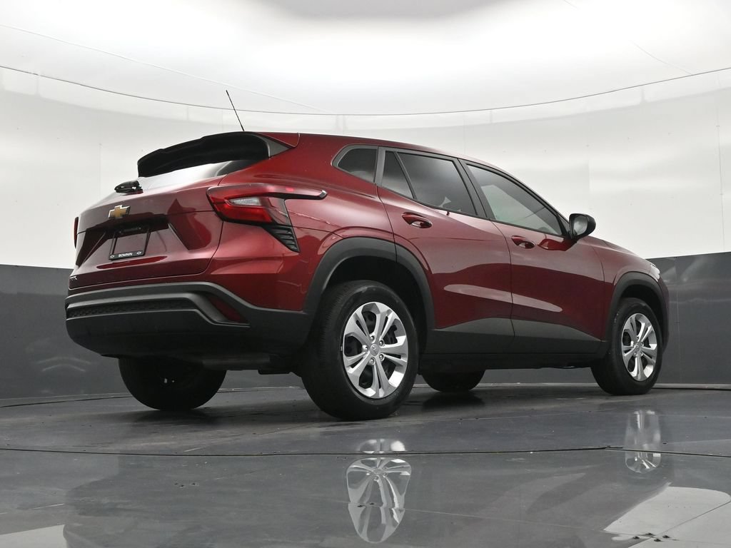 Used 2024 Chevrolet Trax LS FWD image 27
