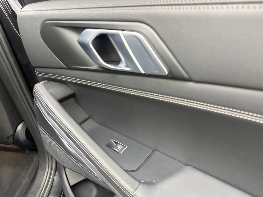 Used 2023 BMW X6 xDrive40i w/ M Sport Package AWD/4WD image 44