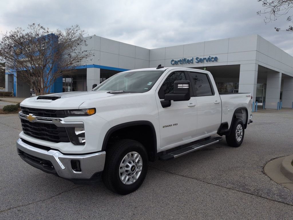 Used 2025 Chevrolet Silverado 2500 LT w/ Convenience Package image 4