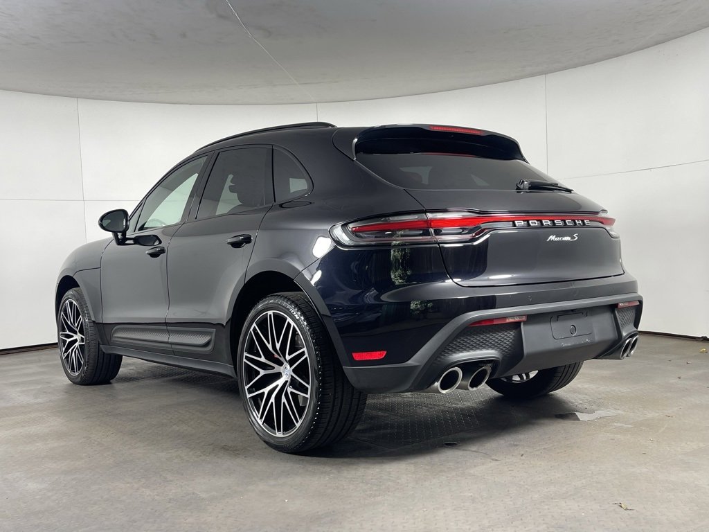 Certified 2023 Porsche Macan S image 3