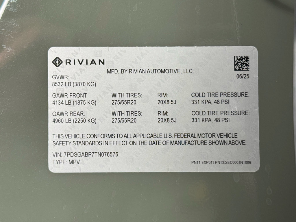 Used 2026 Rivian R1S Premium AWD/4WD image 28