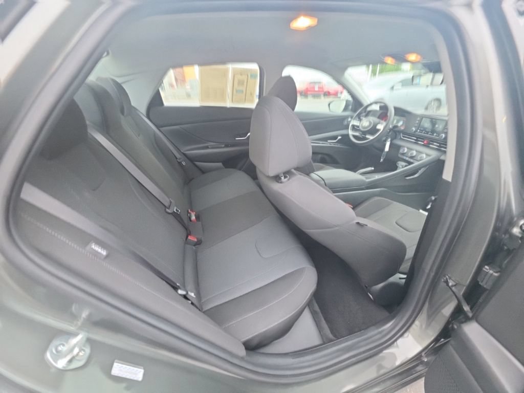 Used 2024 Hyundai Elantra SE FWD image 28