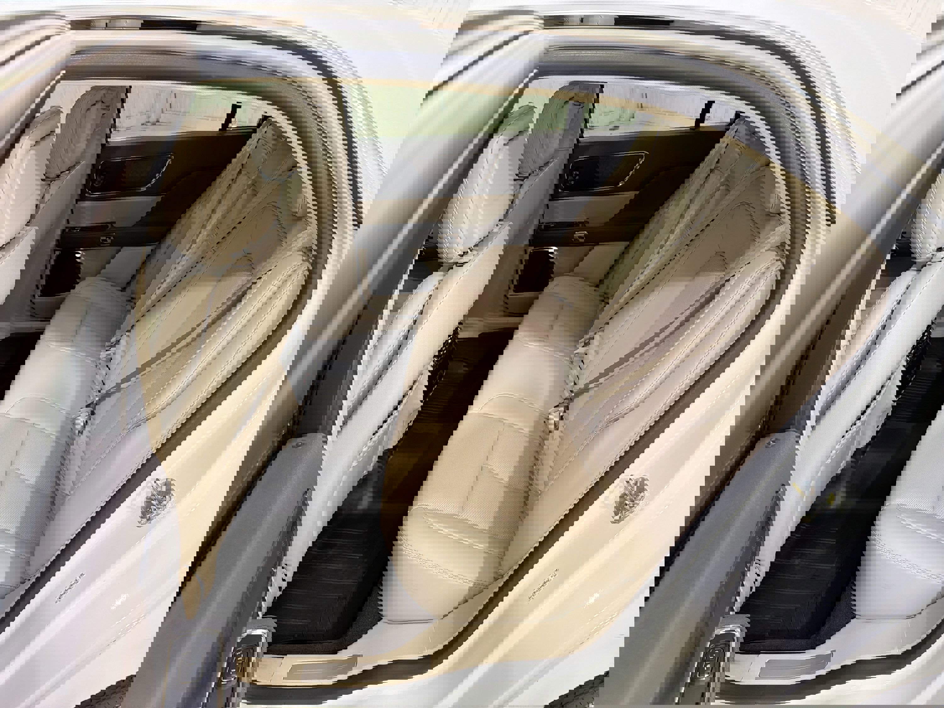 Used 2020 Lincoln Continental w/ Premium Package image 25