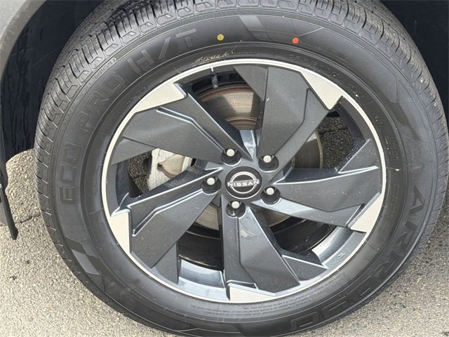 Used 2024 Nissan Rogue SV image 17