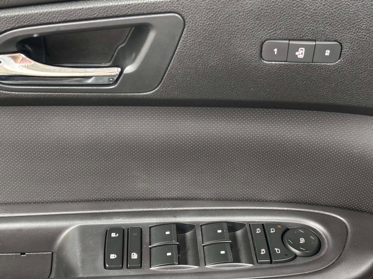 Used 2012 GMC Acadia Denali image 31