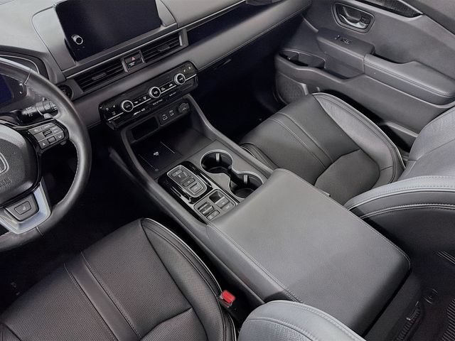 Used 2025 Honda Pilot Elite image 31