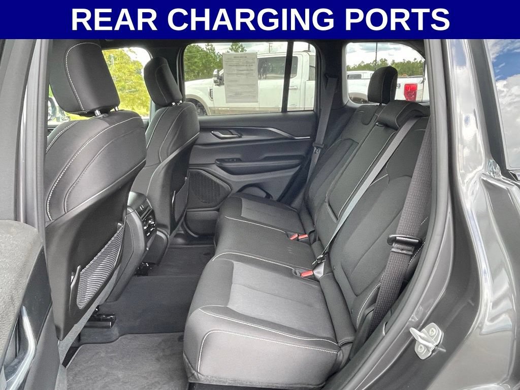 Certified 2026 Jeep Grand Cherokee Laredo RWD image 14