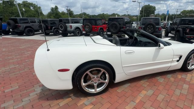 Used 2003 Chevrolet Corvette Convertible RWD image 3