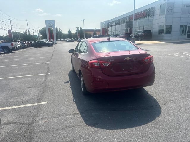Used 2018 Chevrolet Cruze LT w/ Convenience Package FWD image 8