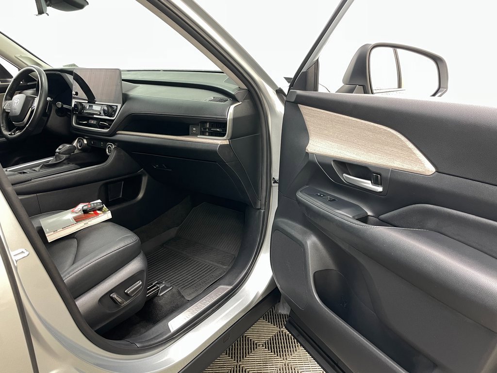 Used 2024 Toyota Grand Highlander XLE image 43