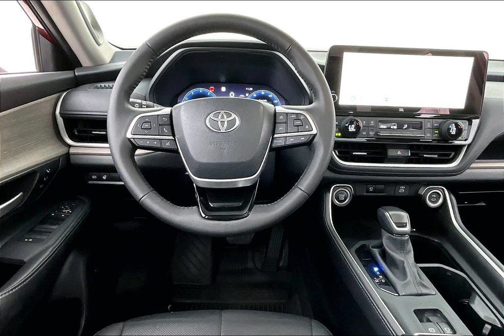 Used 2025 Toyota Grand Highlander FWD image 6