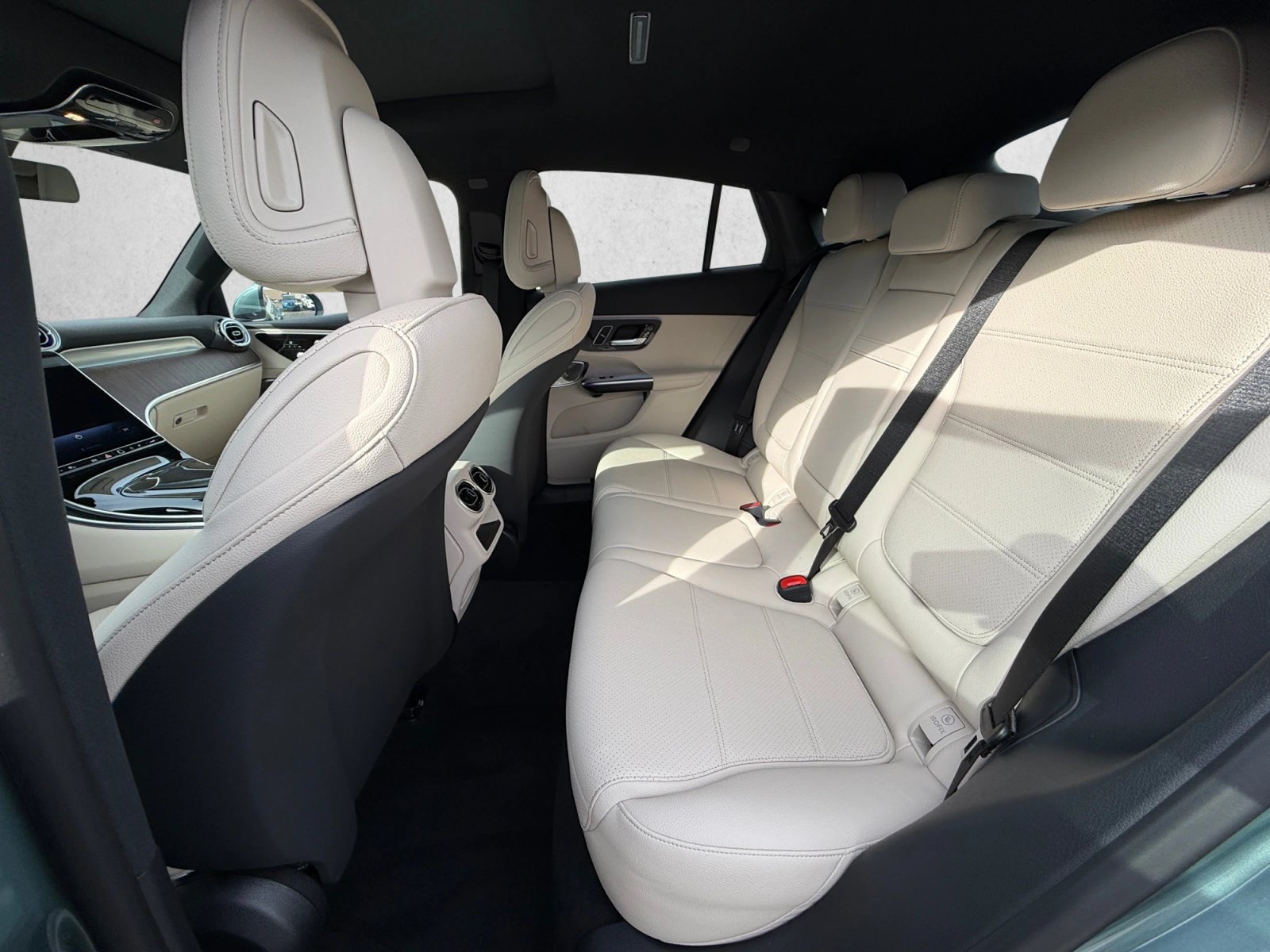 New 2027 Mercedes-Benz GLC 300 4MATIC image 17