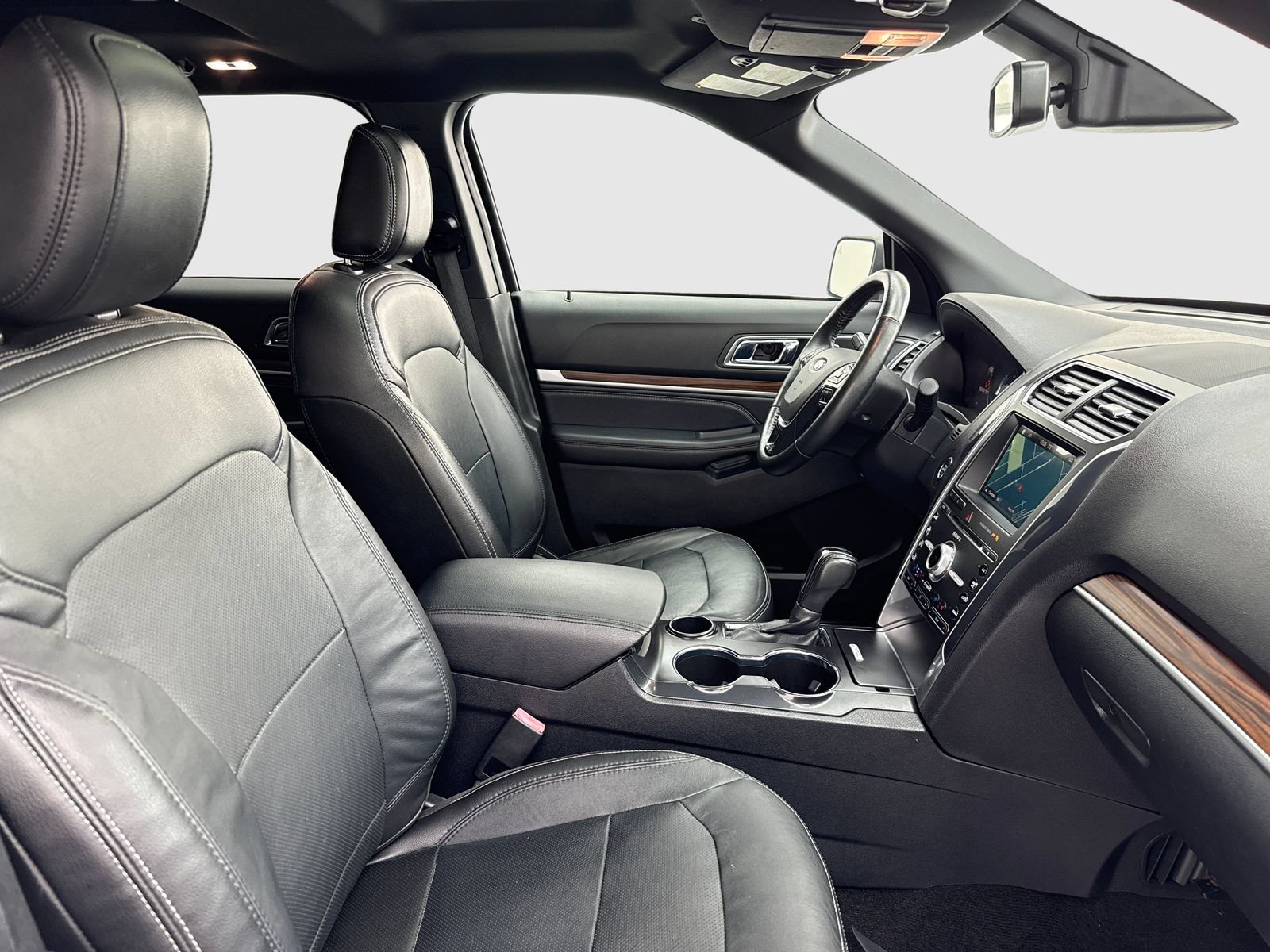 Used 2018 Ford Explorer Limited w/ Ford Safe & Smart Package FWD image 45