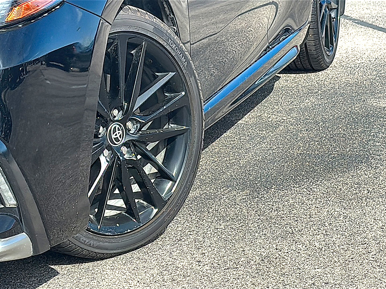 Used 2022 Toyota Camry XSE image 3