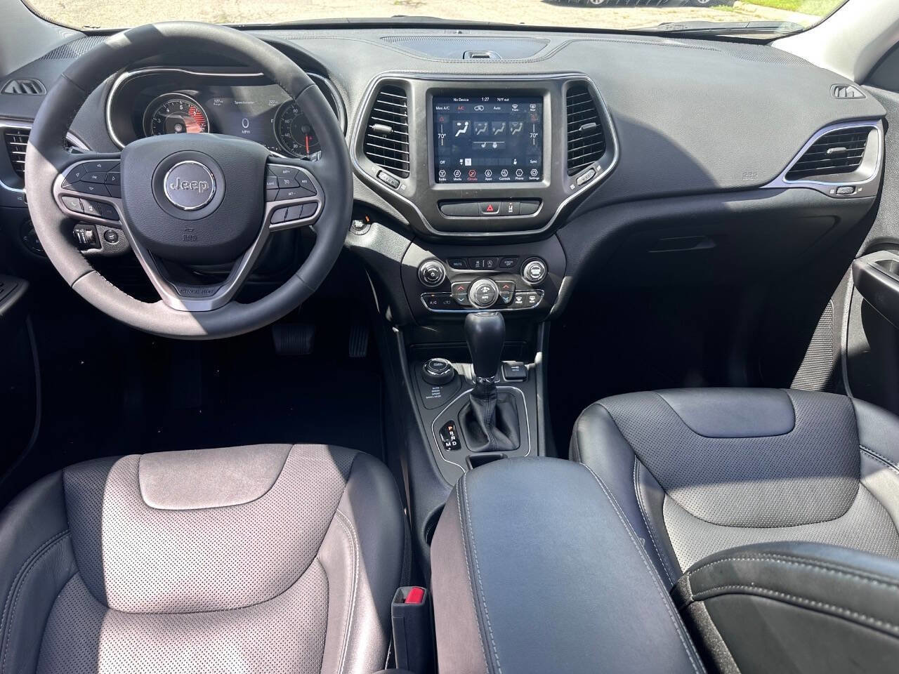 Used 2022 Jeep Cherokee Latitude Lux w/ Sun & Sound Group image 8