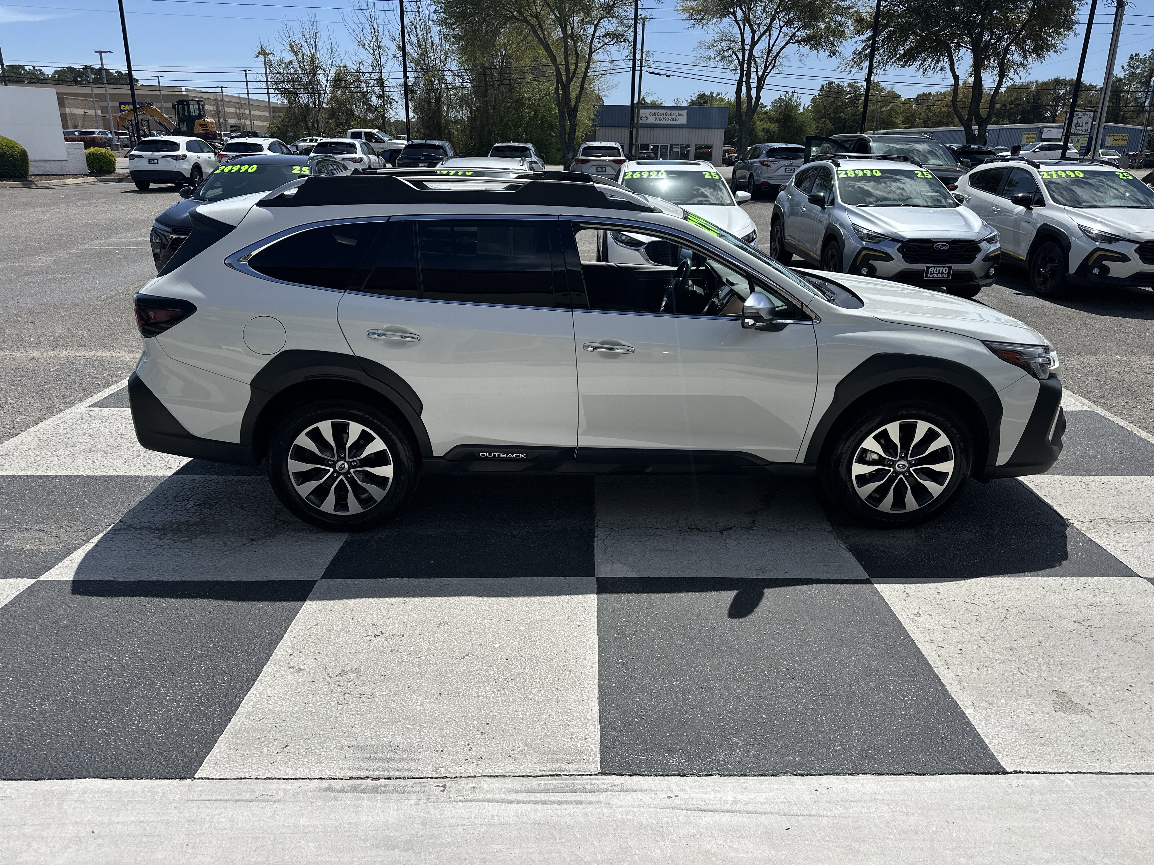 Used 2023 Subaru Outback Touring XT image 3