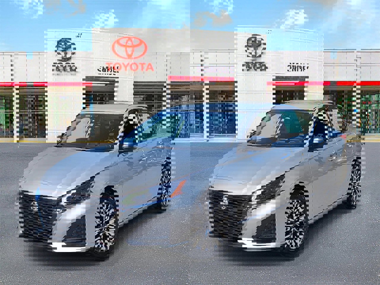 Used 2024 Nissan Altima 2.5 SV