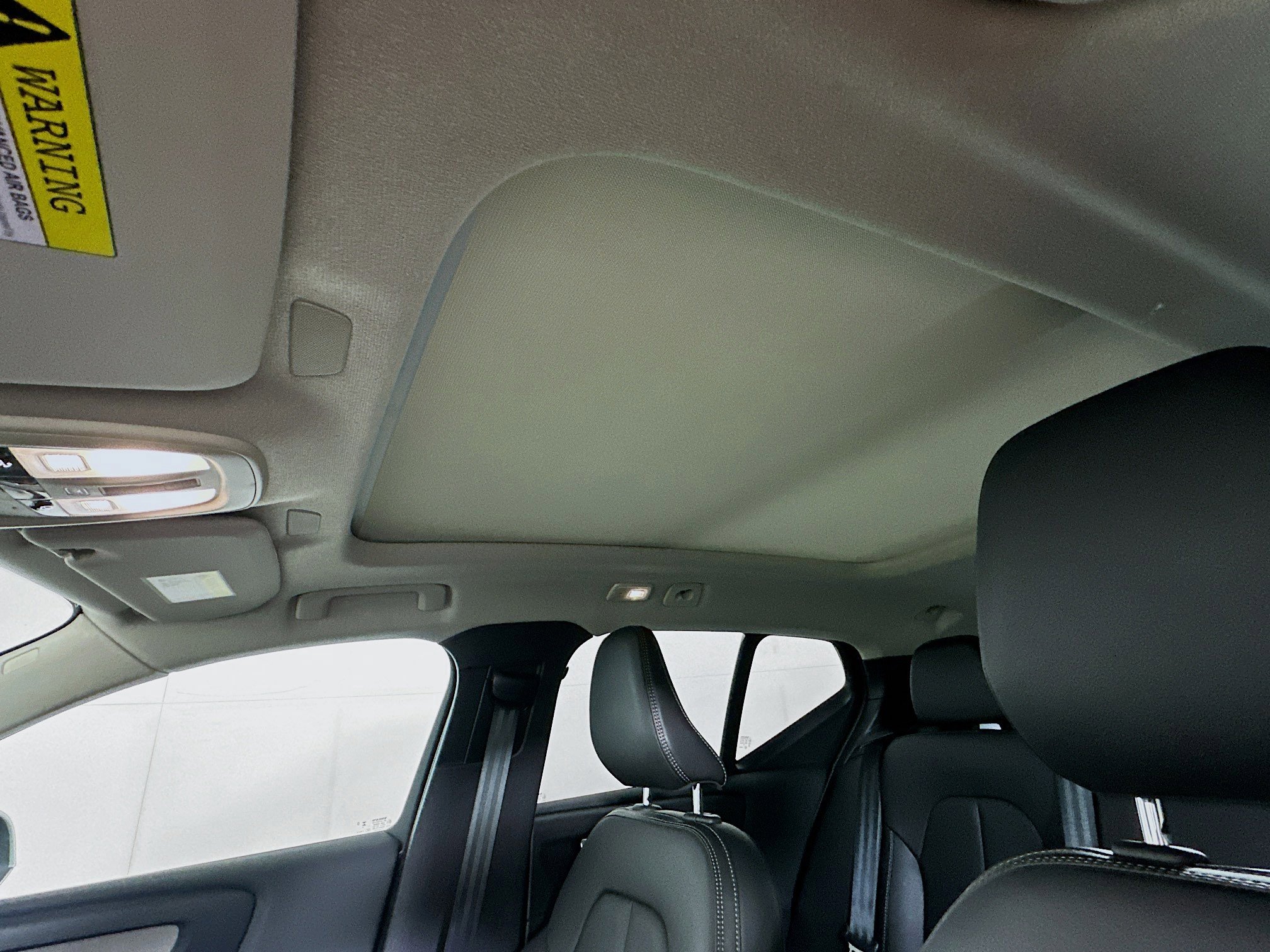 Used 2025 Volvo XC40 B5 Core image 24