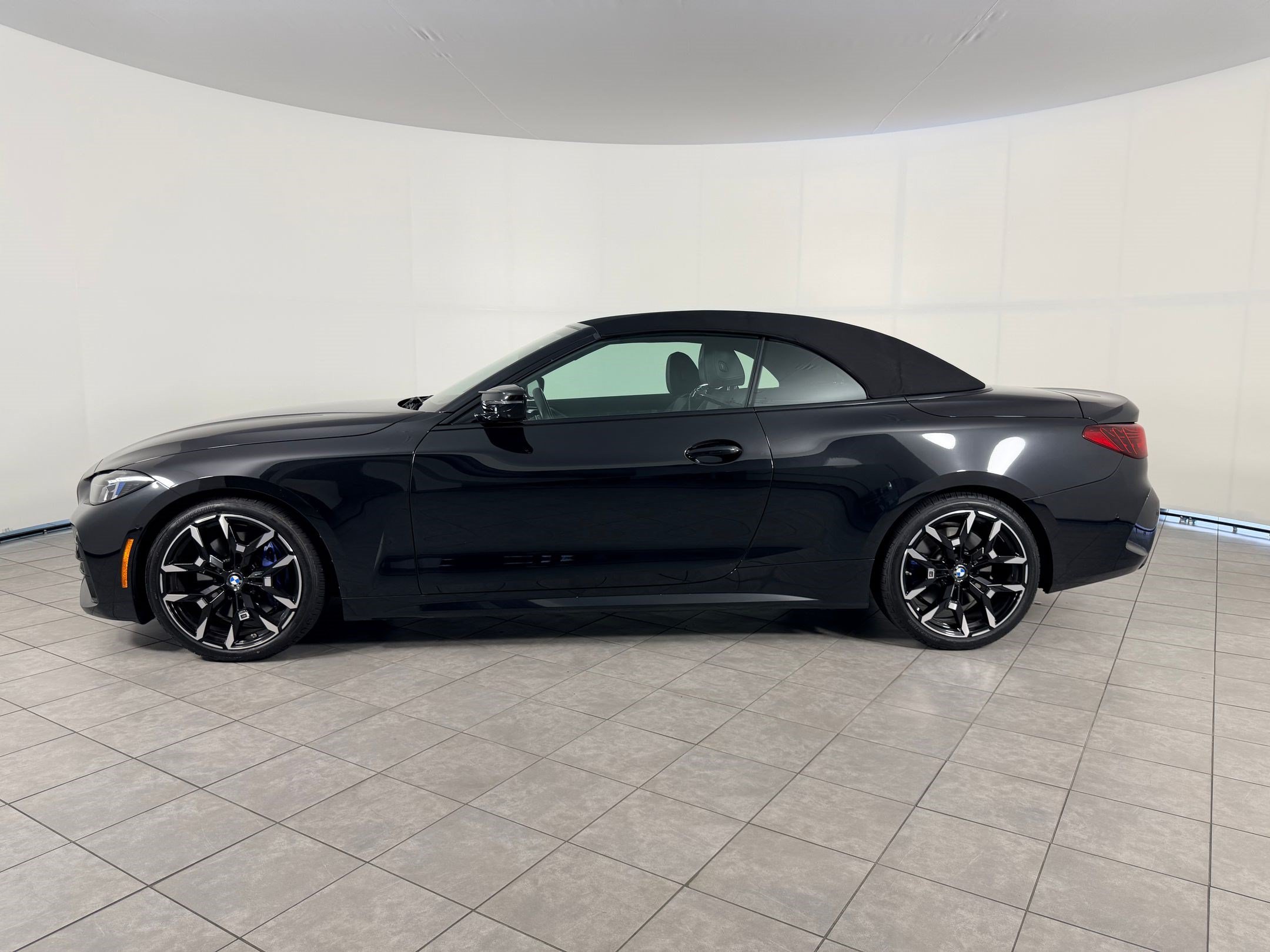 Used 2026 BMW M440i Convertible RWD image 32