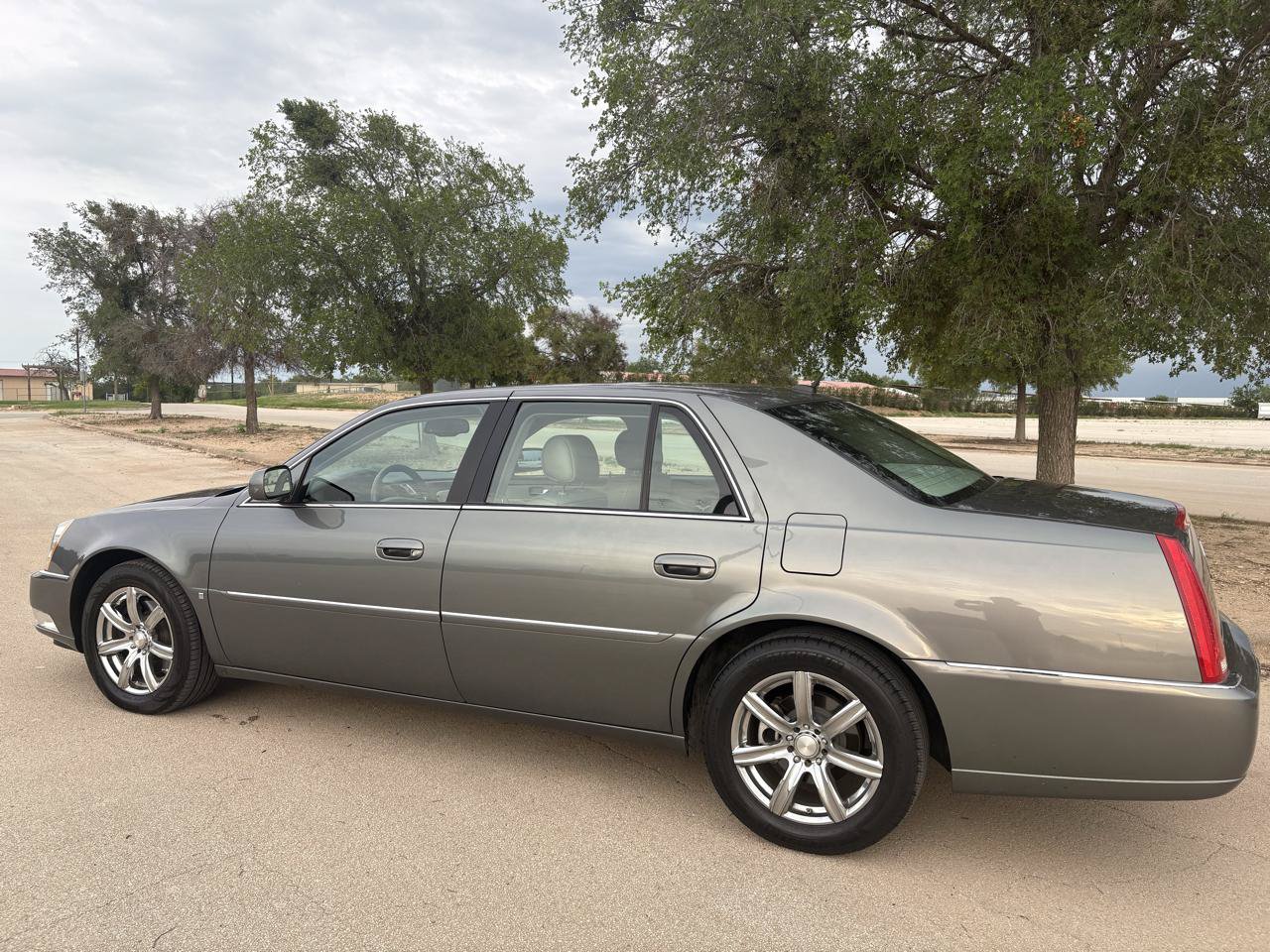 Used 2006 Cadillac DTS FWD image 18
