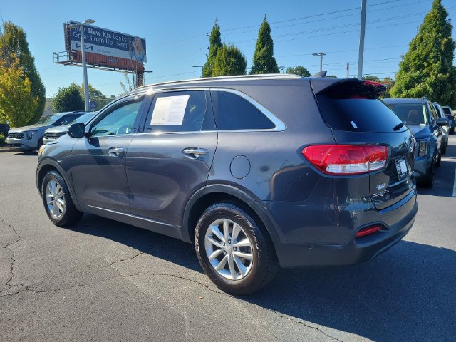 Used 2016 Kia Sorento FWD image 6