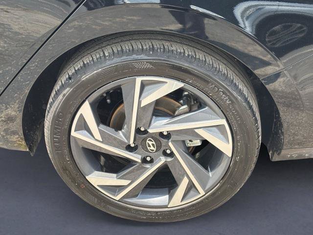 Used 2025 Hyundai Elantra Sport FWD image 10