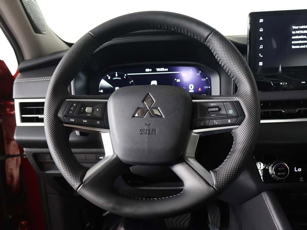 New 2025 Mitsubishi Outlander SE image 44