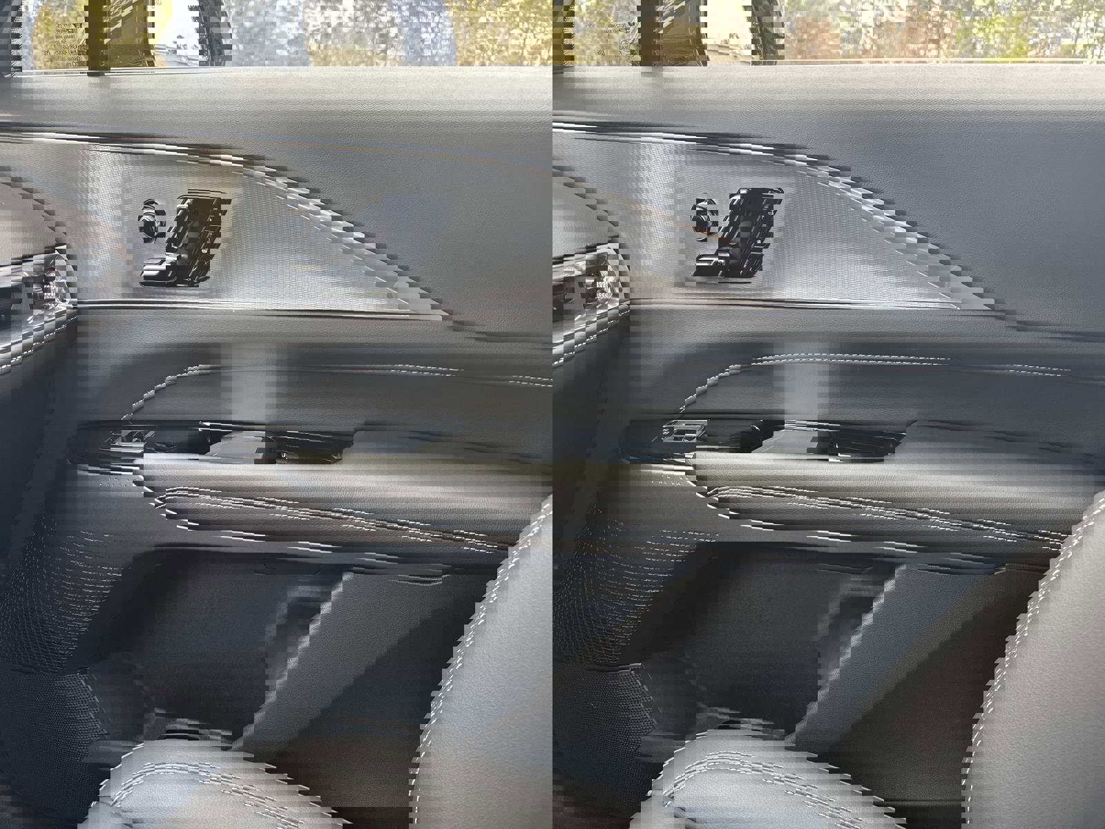 Certified 2024 Cadillac Lyriq Tech image 22