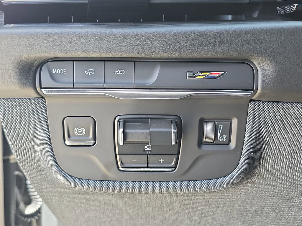 Used 2025 Cadillac Escalade V AWD/4WD image 31