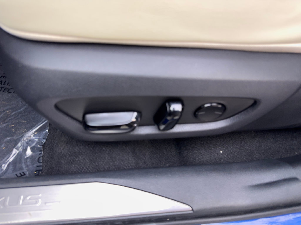 Used 2023 Lexus NX 250 FWD w/ Towing Package (2000 Lbs) image 31