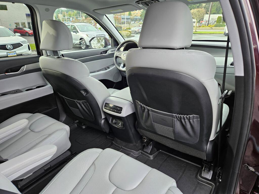 Used 2022 Hyundai Palisade SEL w/ Premium Package image 16